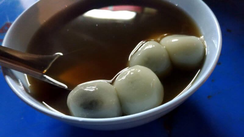 ブアローイ・タオトゥン | 豆乳・生姜の温かくて美味しいタイスイーツ